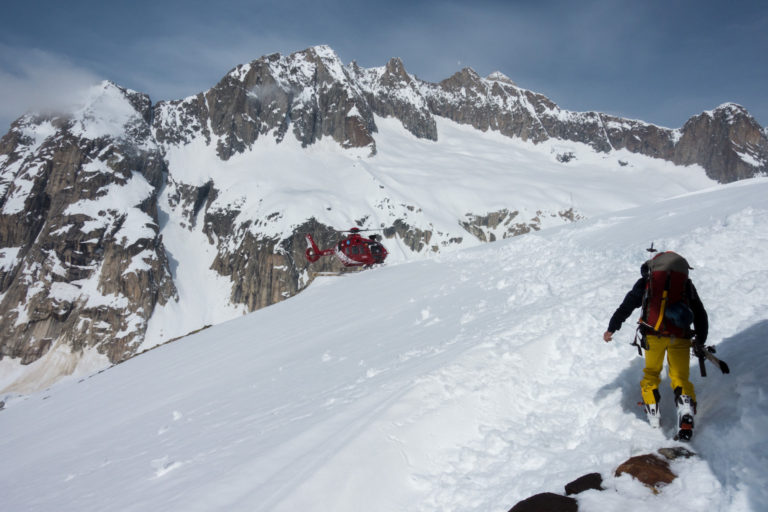 30375
