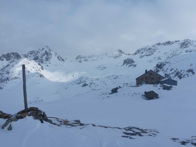 11_Pyramide Piz Sarsura Pitschen mit Grialetschhütte