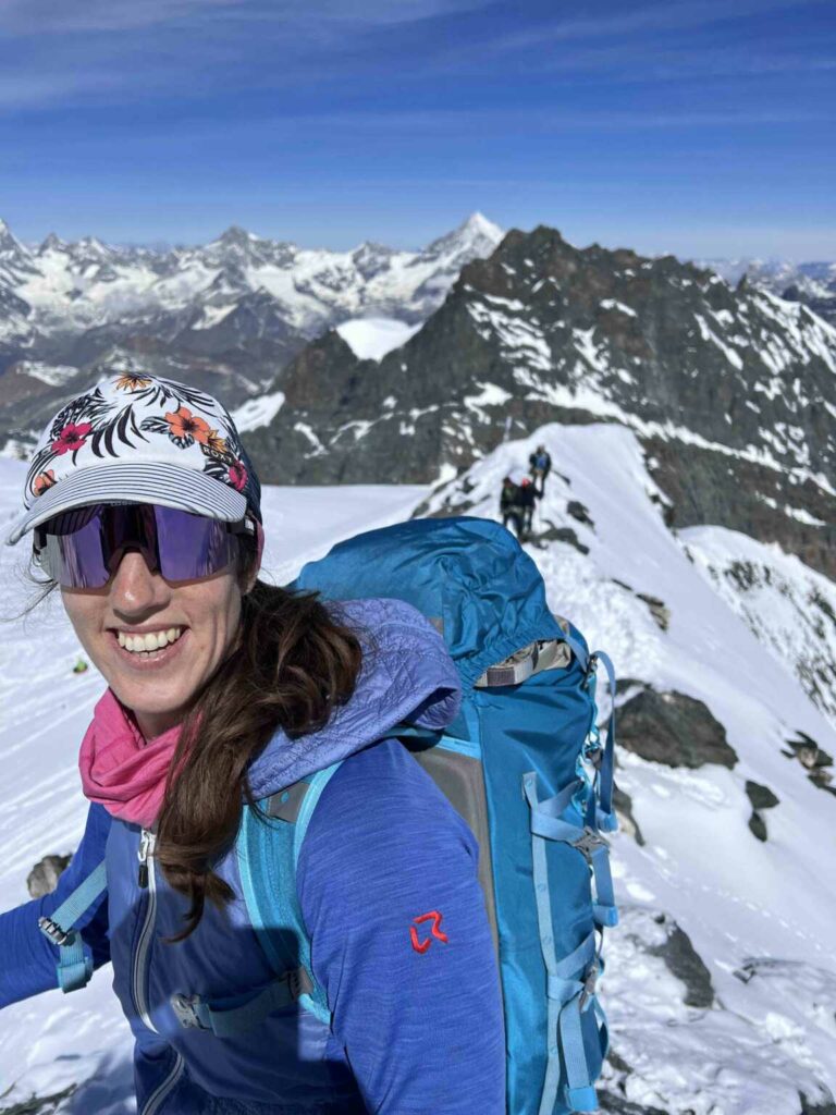 Marleen am Gipfelgrat des Strahlhorns