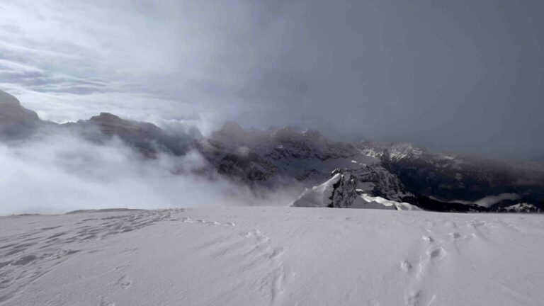 4 Blick vom Gipfel Richtung Suedwesten