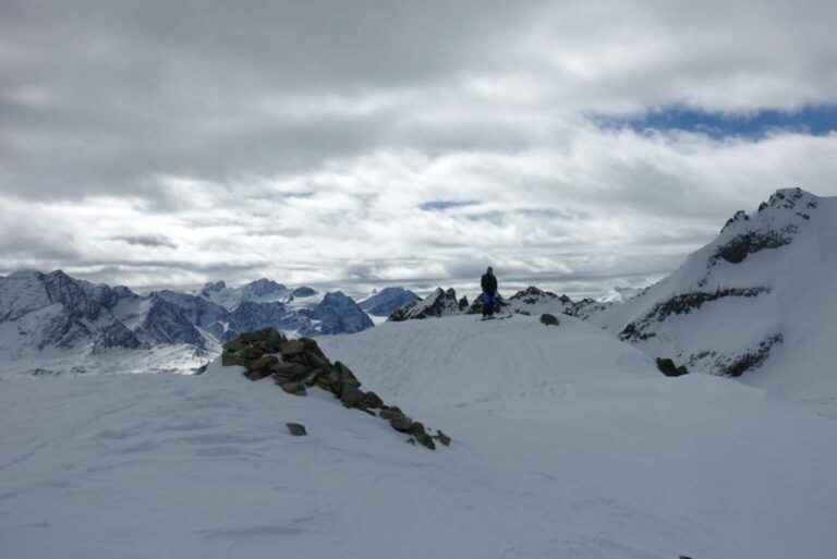 10 Marleen auf dem Gipfel des Piz de las Coluonnas
