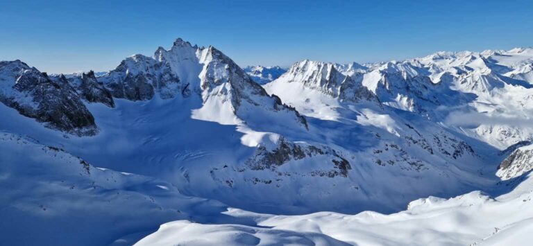 18 von Leckihorn Pzo.Rotondo und hinten Chüebodenhorn