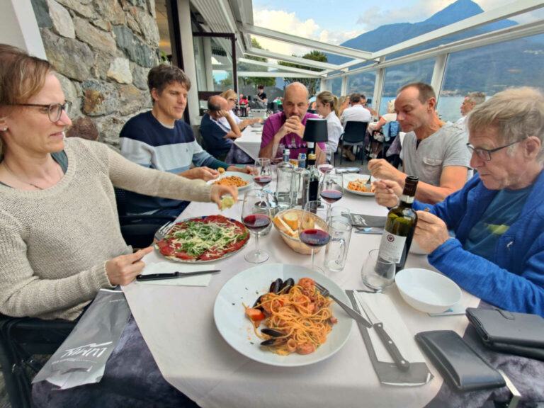 SAC_Comersee_016_230612_Abendessen_gruppe