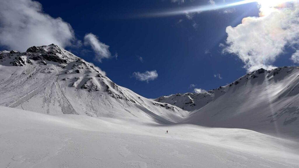Skitouren Davos (statt Oberaletschgebiet) Start Freitagabend 26.4. bis Sonntag 28.4. TW (S/A/ZS+ – S-) Christian Pittrof