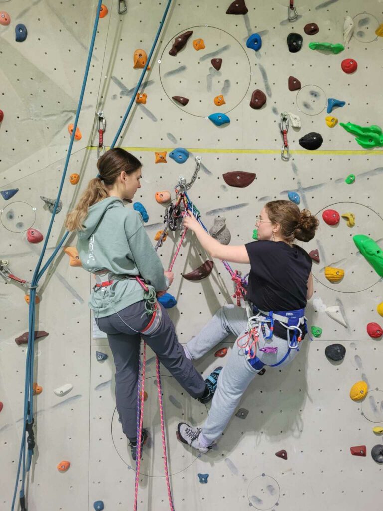 Seiltechnik für Mehrseillängen und Klettergarten 1.Teil (K, AU/B/5a – 6b) Franz Lischer